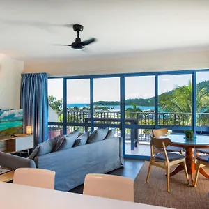 coral-sea-vista-apartments.queenslandhotels.net/